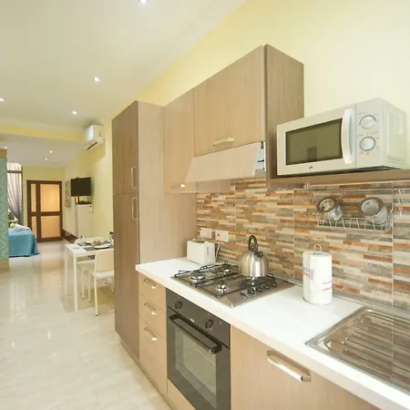 Duplex 1 Bedroom - Sleeps 4 * スリーマ